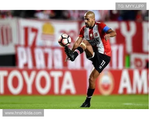 拉普拉塔大学生发声支持贝隆及全体球员坚决反对处罚决定